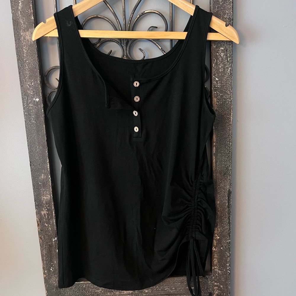 Set of Two Tank Tops Black And White